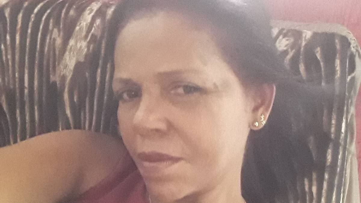Mulher esfaqueada pelo marido ficou presa três dias em casa antes de morrer na Grande BH