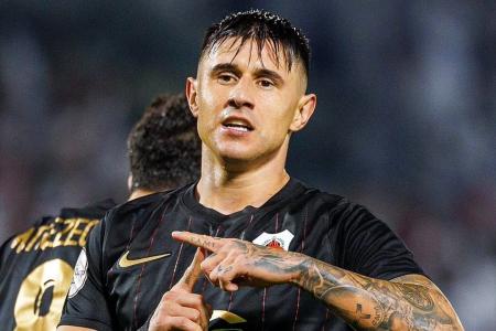Adam Bareiro comemora gol pela Al-Rayyan, do Catar