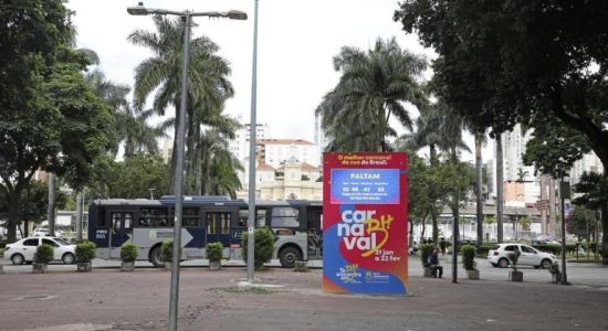 Totem com a contagem regressiva para o Carnaval 2026 foi instalado na Praça Rui Barbosa