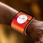 Motorola mostra celular que se transforma em relógio de pulso na MWC 2024