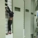 Vídeo: homem furta loja, fica pendurado em janela e acaba preso em Belo Horizonte