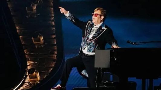 Durante a sua fala, o músico esclareceu a participação de Spacey no evento beneficente anual