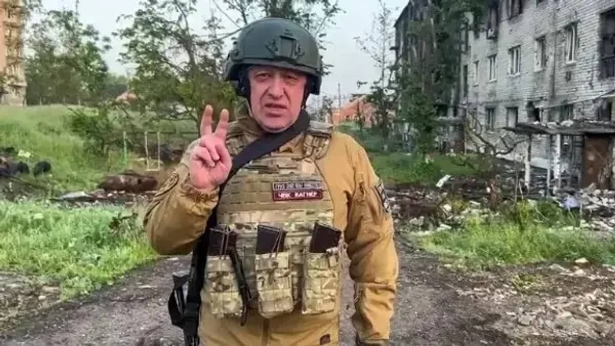 Queda de avião que matou chefe do grupo Wagner não provocou 'impacto externo', afirma Putin
