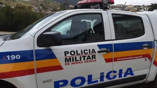 A vítima foi atingida com vários tiros no peito e na cabeça