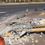 Carreta bitrem derruba poste e região de Contagem fica sem energia