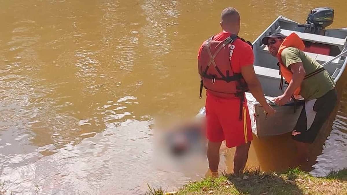 Bombeiros resgatam corpo de homem que se afogou na represa de Baguari, em Minas