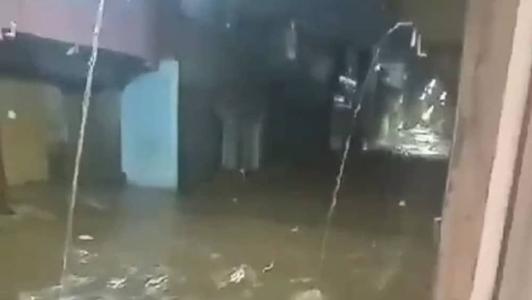 Ruas ficaram alagadas com o temporal