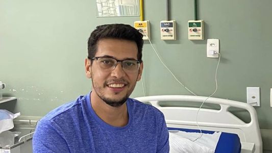 Ezequias foi diagnosticado com miocardite após sofrer uma parada cardiorrespiratória em 2021