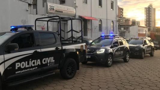O investigado esfaqueou a mulher e fugiu para uma casa próxima, onde tentou se matar