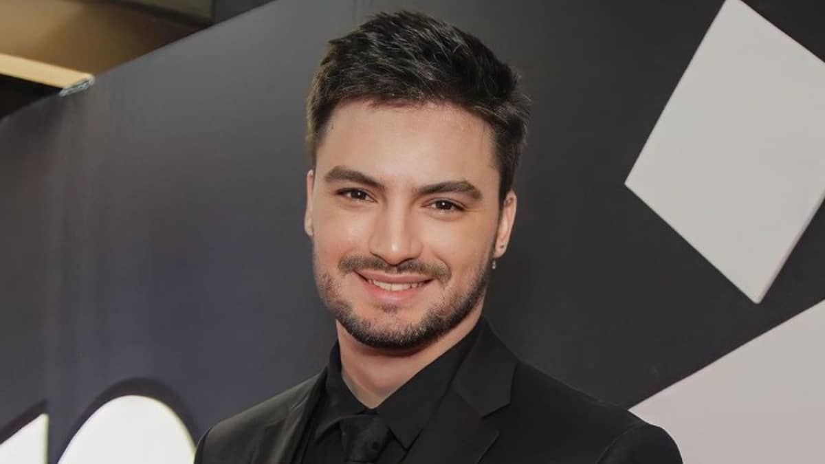 Felipe Neto vai comprar livros para seguidores de rede social; confira