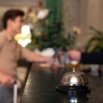 Cliente será indenizado após reserva em Londres ser cancelada de última hora