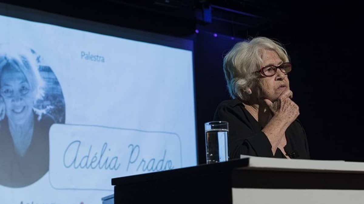 Adélia Prado: deputada defende homenagem à escritora após gafe de Zema