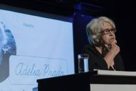 Poetisa Adélia Prado apresenta melhora, e hospital fala sobre possível alta