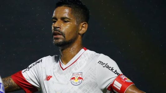 Aderlan, lateral-direito e capitão do RB Bragantino