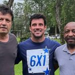Ídolo do Cruzeiro, Fabrício revê Adilson Batista e brinca: 'Vai colocar no seu time?'