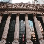 Wall Street fecha em queda no fim da primeira semana de Trump na presidência