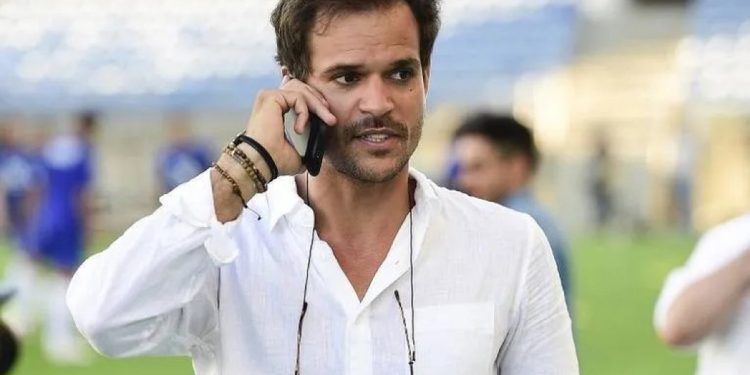 Novo diretor de futebol do Vasco desembarca no Rio de Janeiro para iniciar trabalho