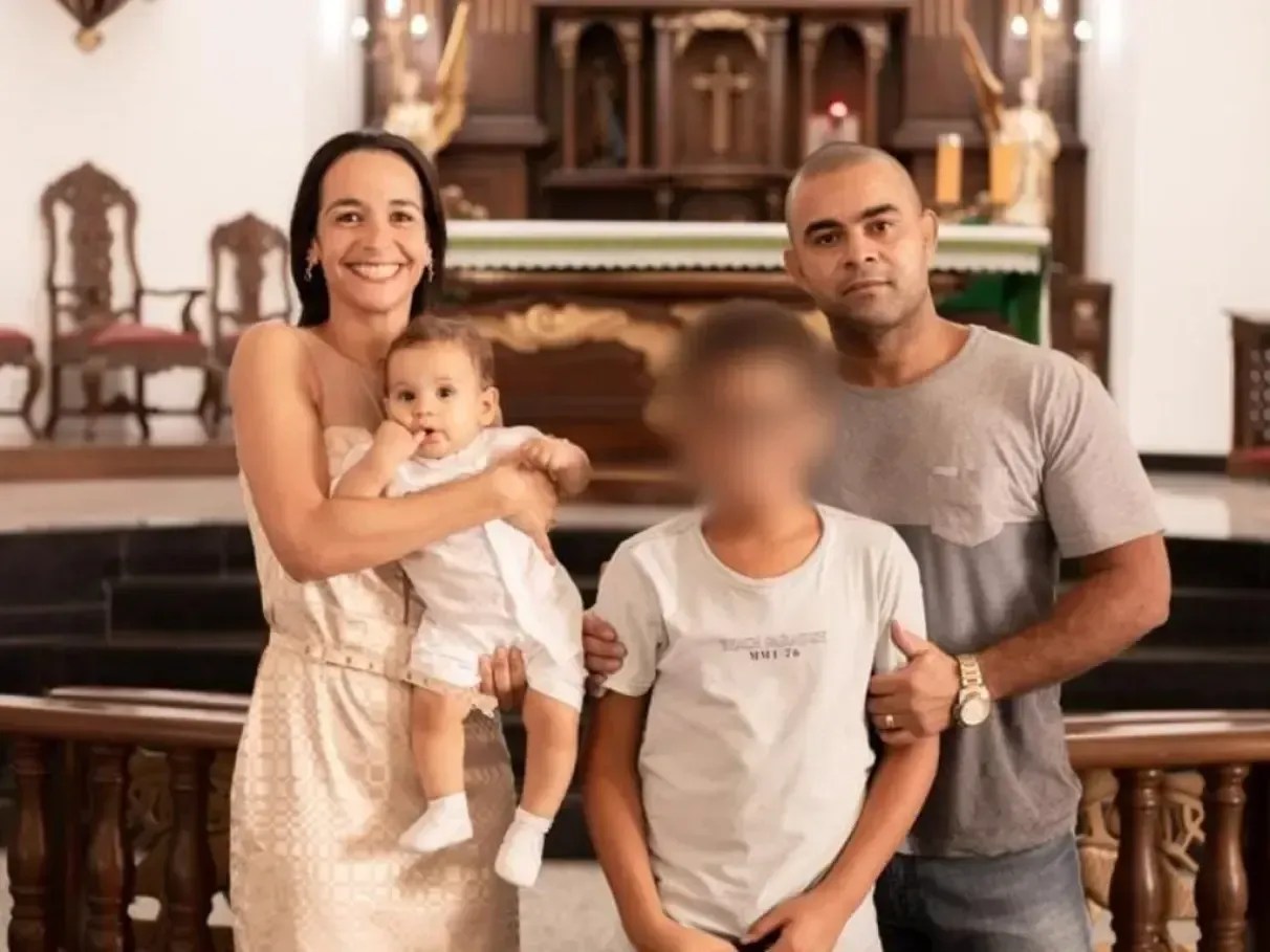 Adolescente confessa que matou pais e irmão de 3 anos e diz que 'faria tudo de novo'
