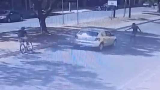 Adolescente de 17 anos teria dado 15 facadas no jovem de 22 anos