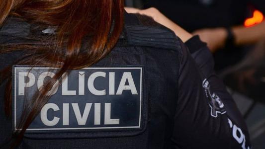 Adolescente é apreendido por ameaçar advogada que defende sua mãe em caso de violência doméstica.