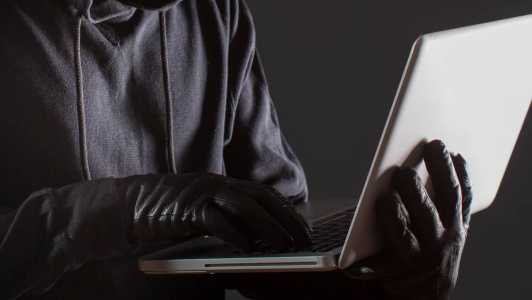 Adolescente é indiciado pela Polícia Civil por usar inteligência artificial para produzir fotos fakes pornográficas com colegas