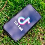 Desafio do TikTok deixa adolescente com quase 80% do corpo queimado