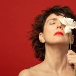 Adriana Calcanhotto homenageia Gal Costa em turnê que chega a BH