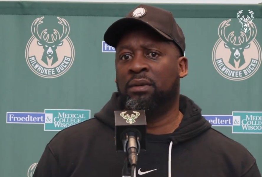 NBA: vice-líder da Conferência Leste, Milwaukee Bucks demite treinador