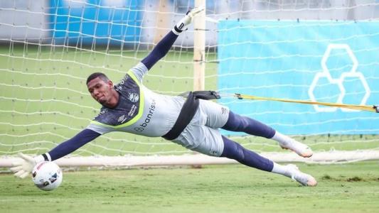Adriel sente choque e deixa o treino mais cedo nesta segunda (19)