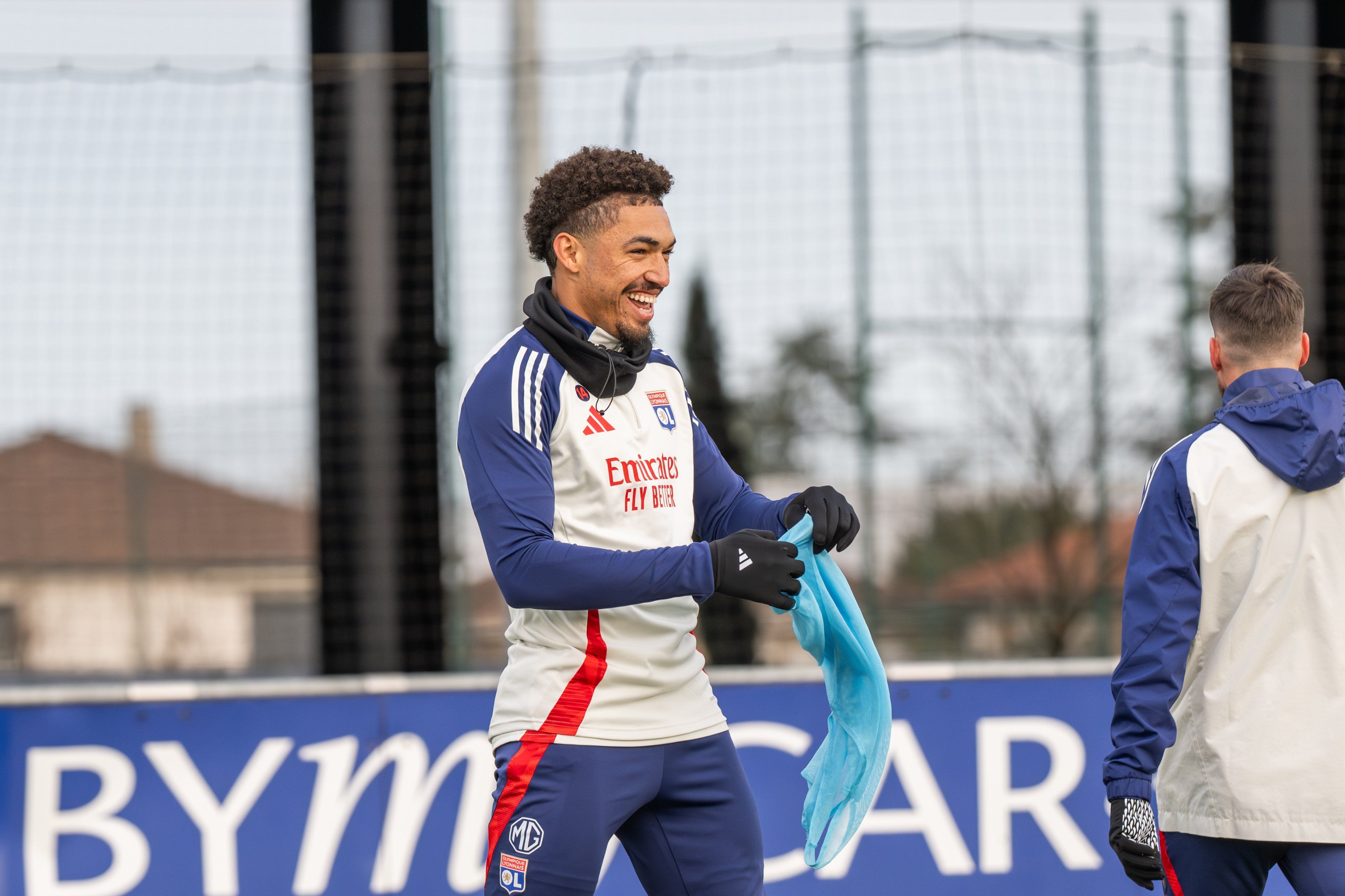 No radar de clubes do exterior, Adyelson se reapresenta ao Lyon