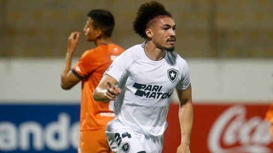 Adryelson marcou um dos gols da vitória do Botafogo sobre o César Vallejo