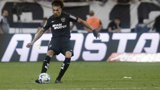 Adryelson, zagueiro do Botafogo
