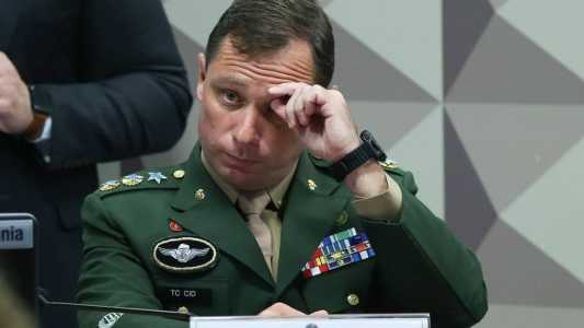 Advogado Bernardo Fenelon deixou a defesa do tenente-coronel Mauro Cid