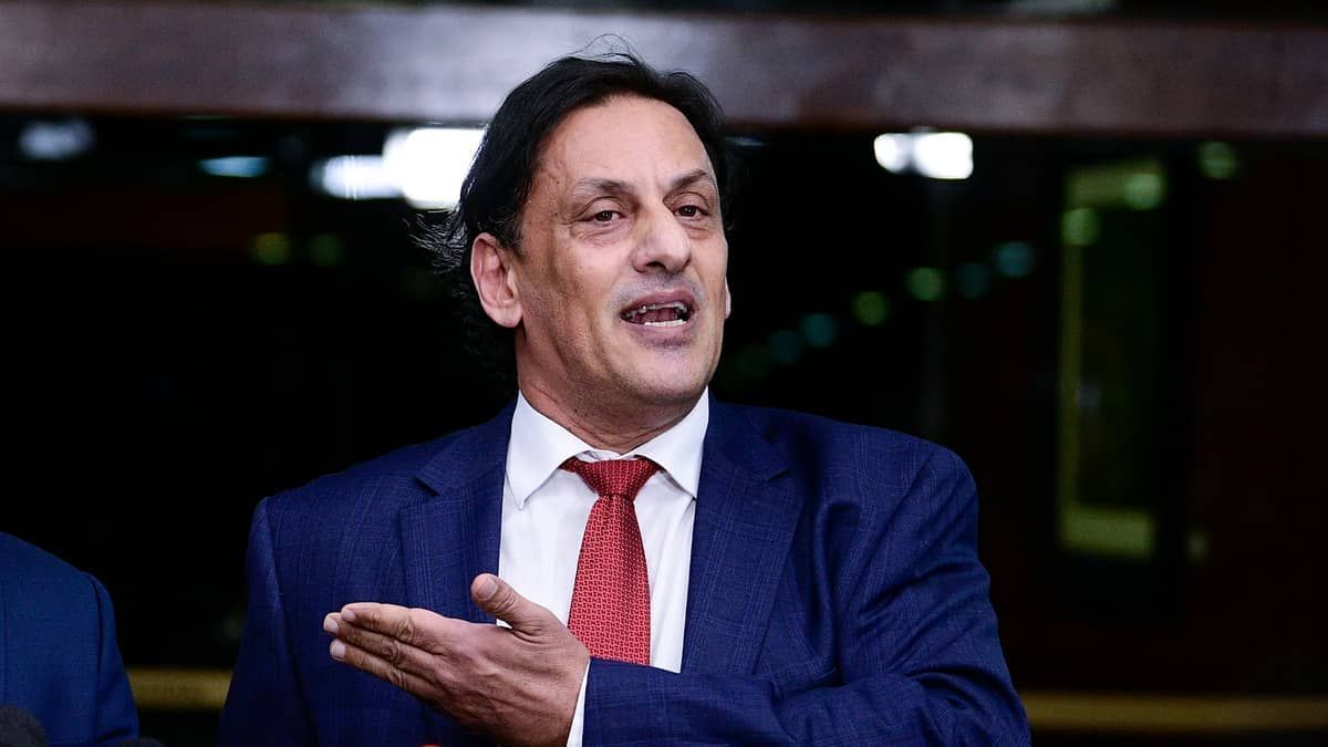 “Calúnia, mentira e difamação”, diz Frederick Wassef sobre venda de joias e operação da PF
