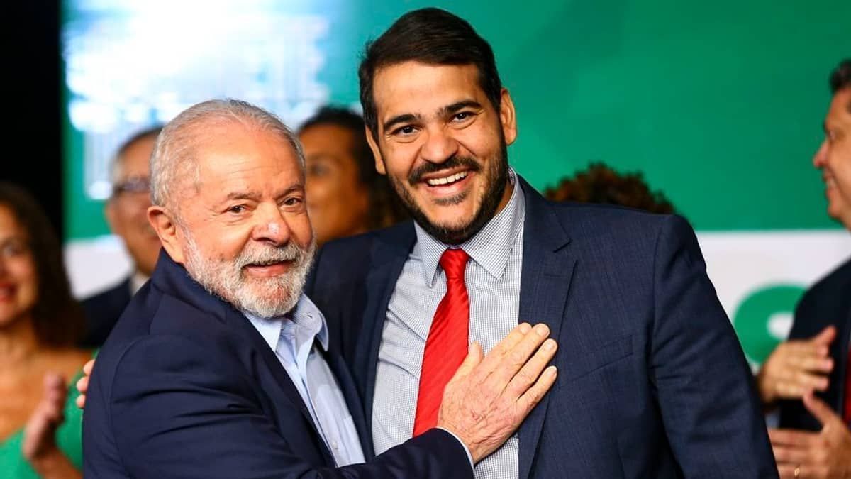 Lula se reúne com Jorge Messias, cotado para vaga no STF; Flávio Dino e Bruno Dantas estão na disputa