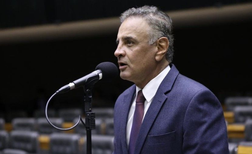 Aécio Neves diz a aliados que não tentará reeleição e avalia futuro na política