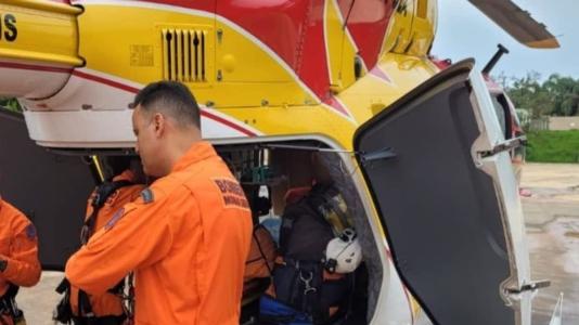 Aeronave dos bombeiros foi responsável pela transferência do menino de 3 anos
