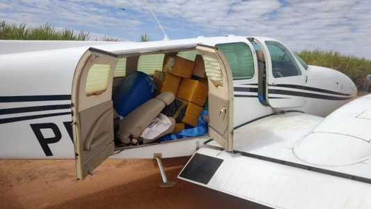 Aeronave levava quase 500 kg de cocaína