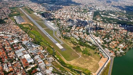 Foto mostra pista do Aeroporto da Pampulha, em Belo Horizonte