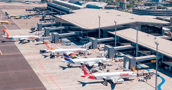 Foto mostra Aeroporto Salgado Filho, em Porto Alegre (RS)
