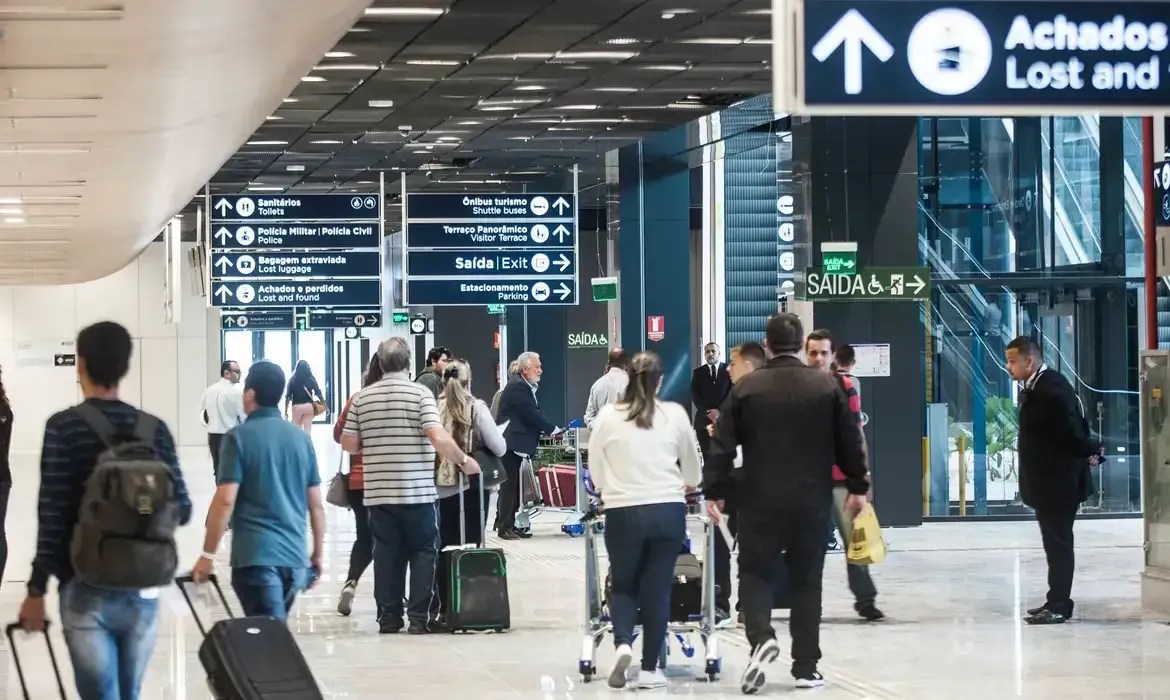 Voa Brasil contemplará todos os aposentados pelo INSS com passagens de até R$ 200