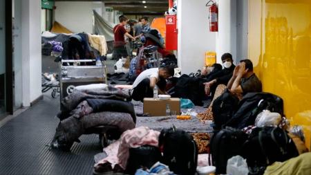 Afegãos abrigados no aeroporto de Guarulhos no mês passado