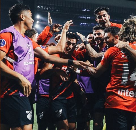 Em jogo tenso, Athletico-PR bate o Cerro Porteño e vai às oitavas da Sul-Americana