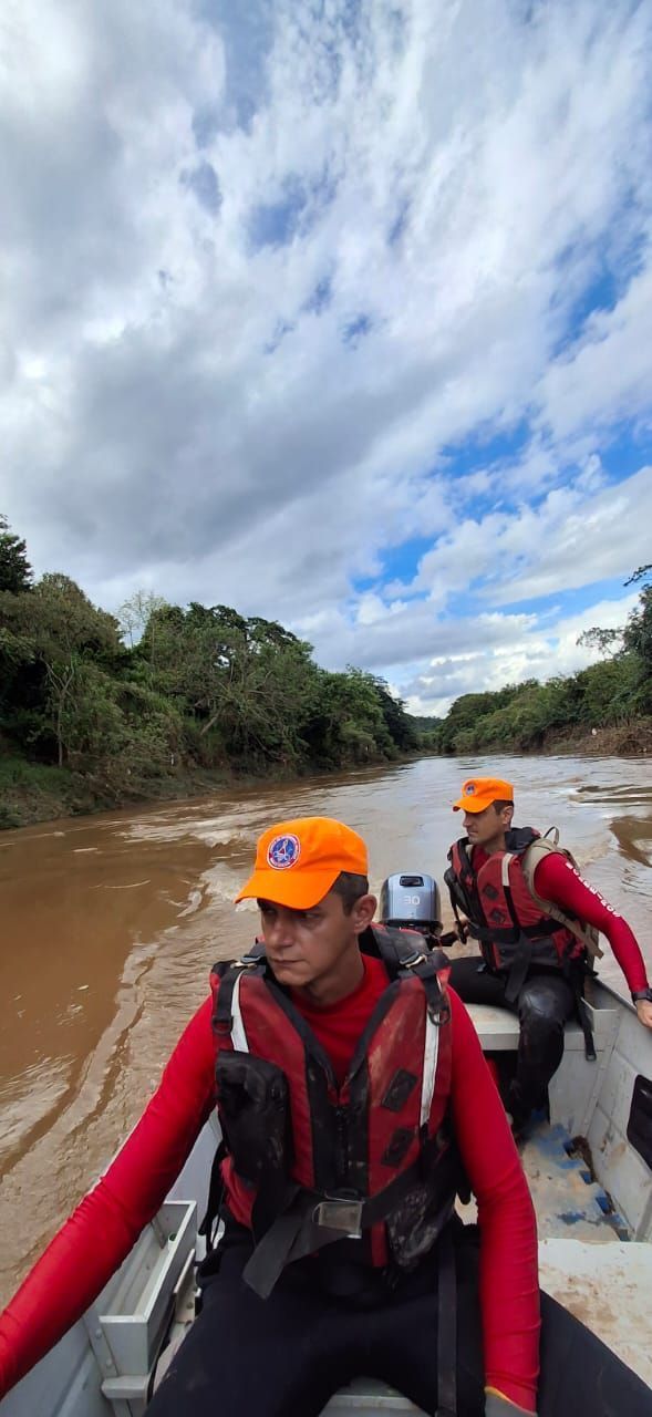 Bombeiros encontram corpo de vítima de afogamento em Itajubá