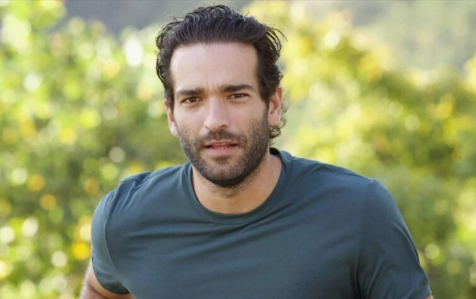 Afonso Roitman é interpretado por Humberto Carrão