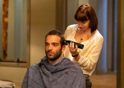 Afonso contará com o apoio de Solange para raspar o cabelo