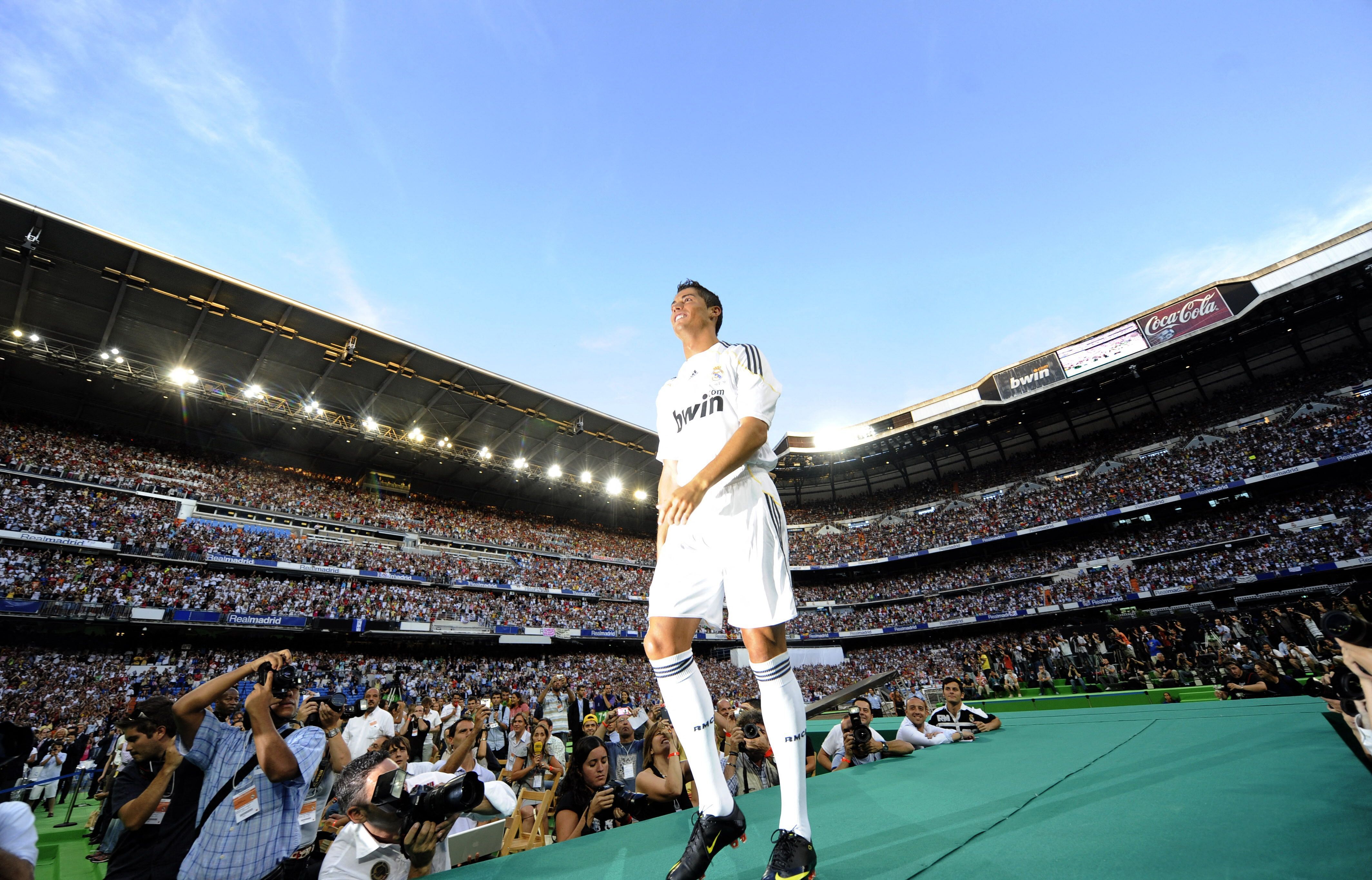 Cristiano Ronaldo completa 40 anos: relembre valores das transferências