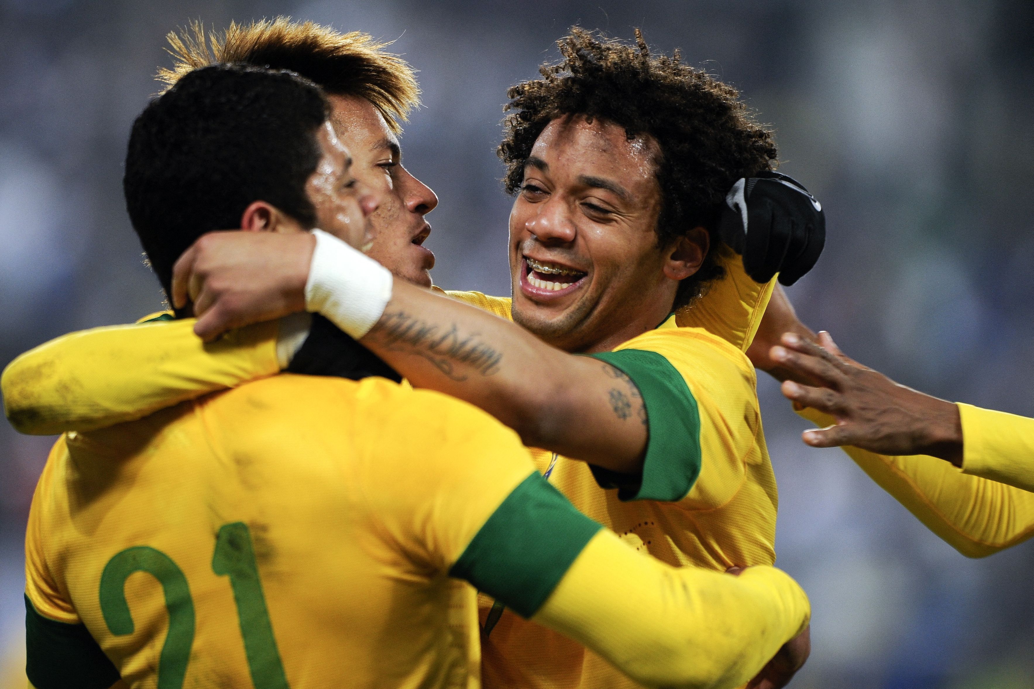Hulk, do Atlético, homenageia Marcelo por aposentadoria e manda recado