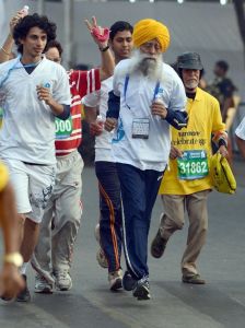 Fauja Singh, o maratonista mais velho do mundo, morreu aos 114 anos