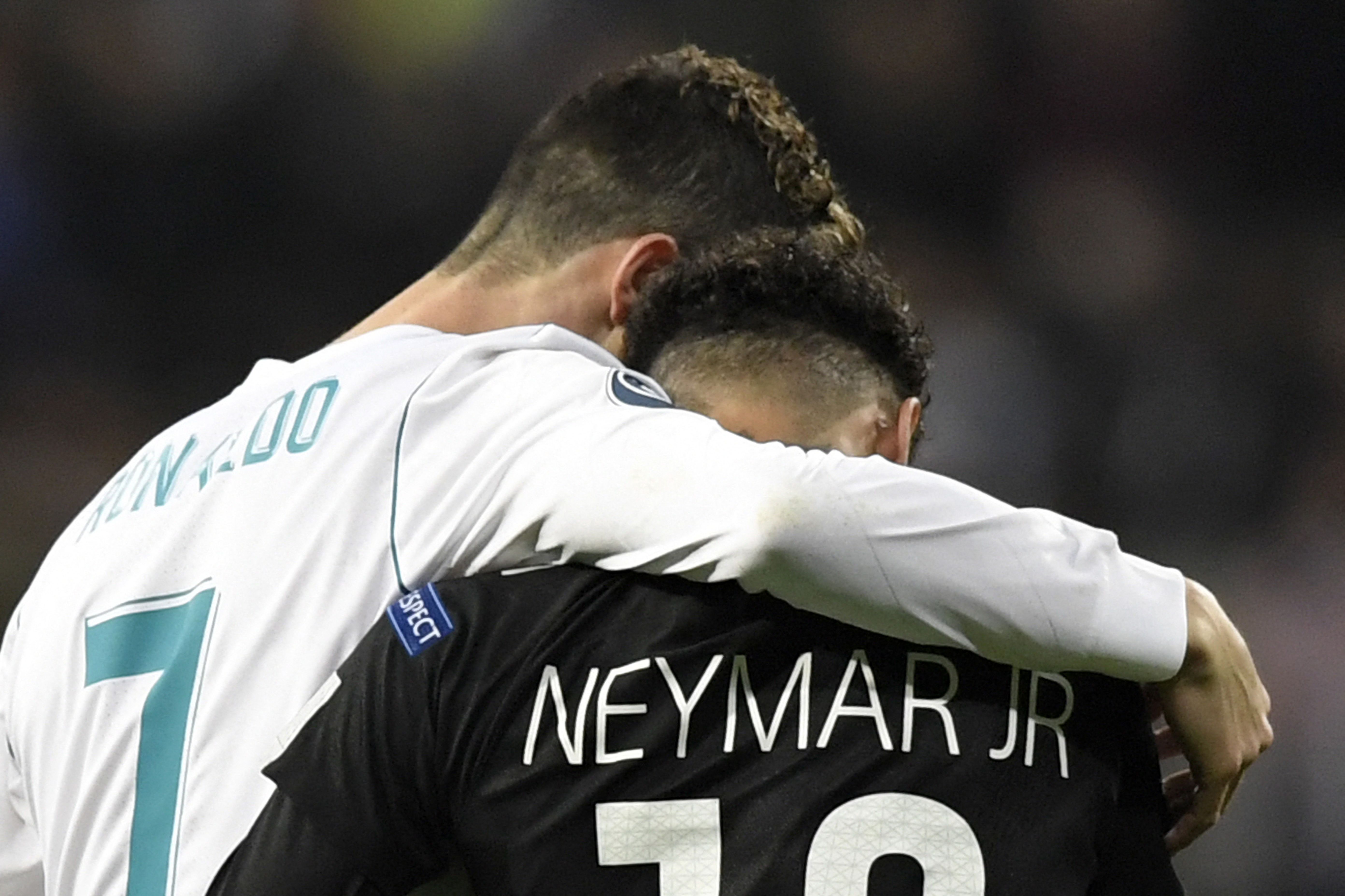 Neymar ironiza farra de Carnaval e recebe pedido inusitado de Cristiano Ronaldo